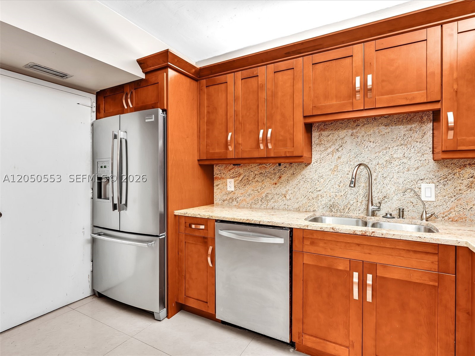 HILLCREST NO 21 CONDO - Residential