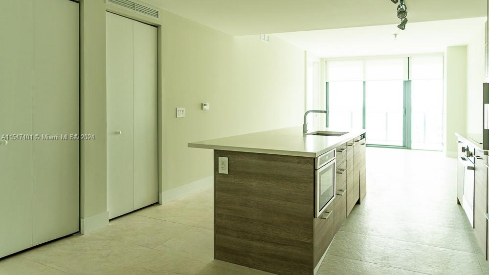 PARAISO BAY CONDO - Residential Lease