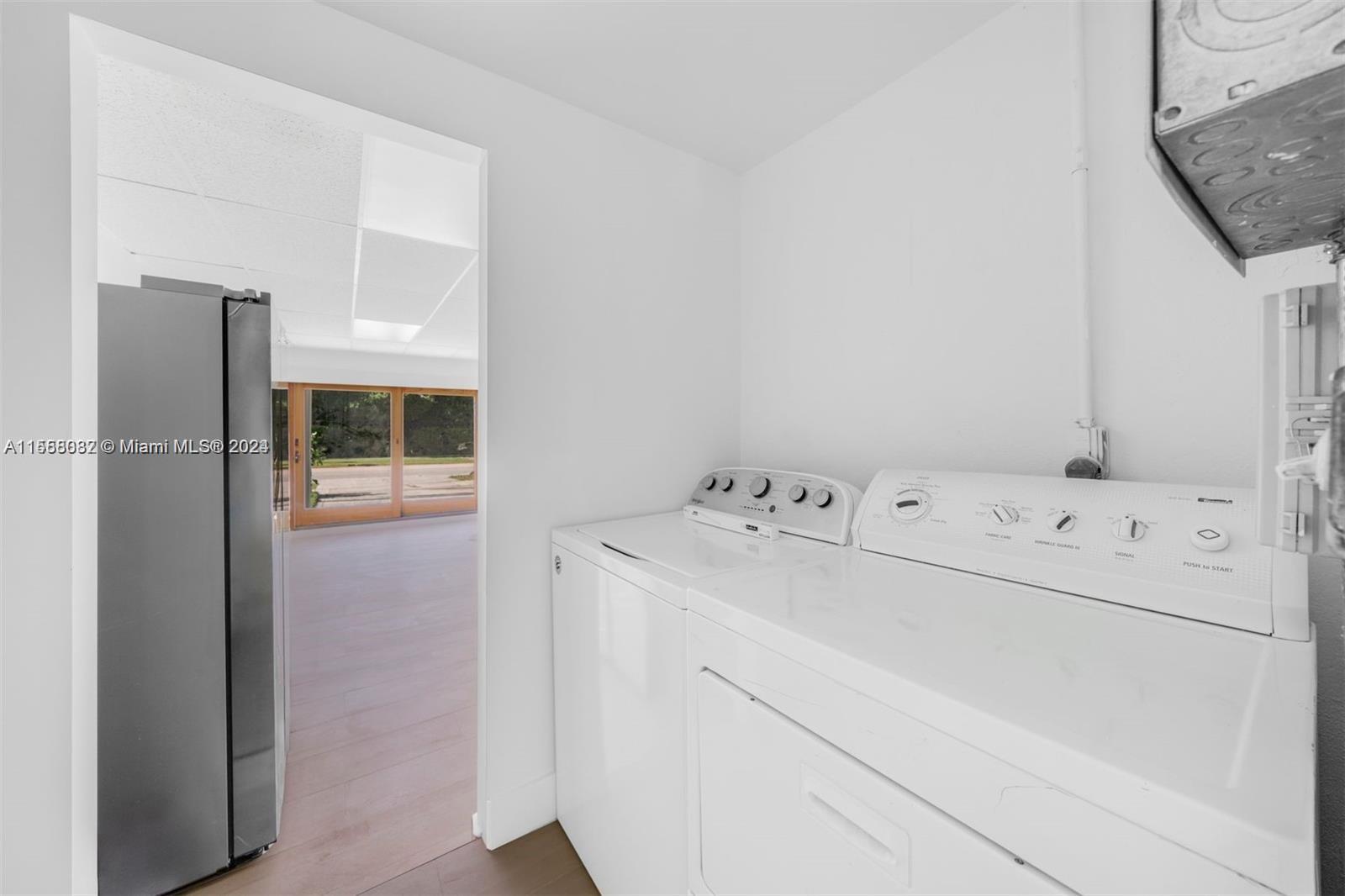 AMD PLAT OF SUNSET LAKE S - Residential Lease