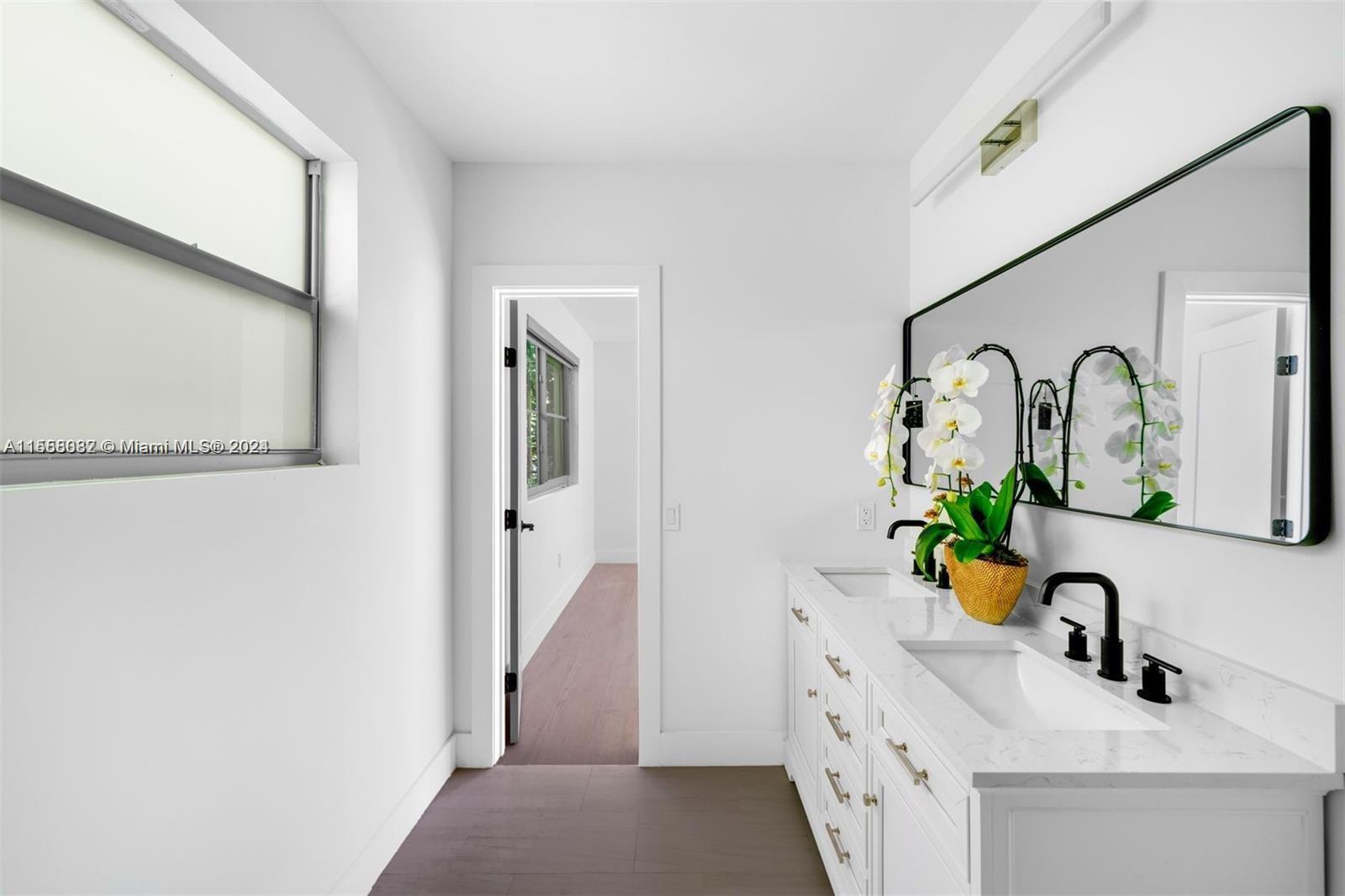 AMD PLAT OF SUNSET LAKE S - Residential Lease
