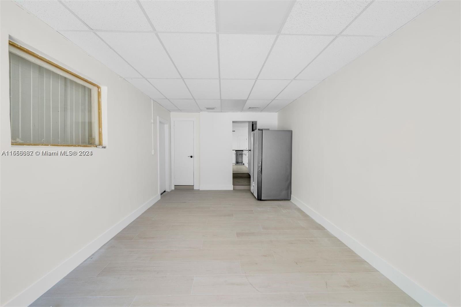 AMD PLAT OF SUNSET LAKE S - Residential Lease