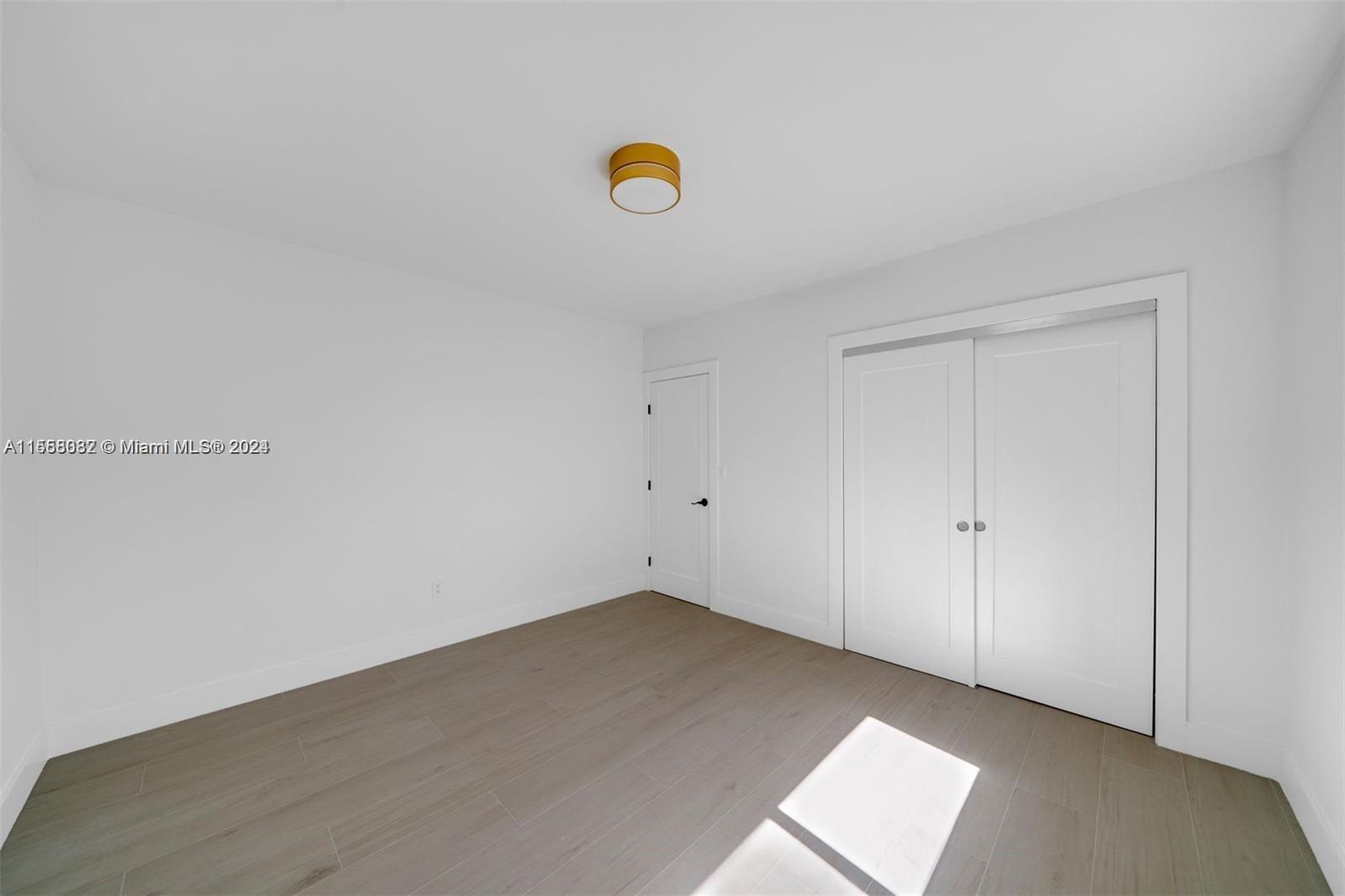 AMD PLAT OF SUNSET LAKE S - Residential Lease