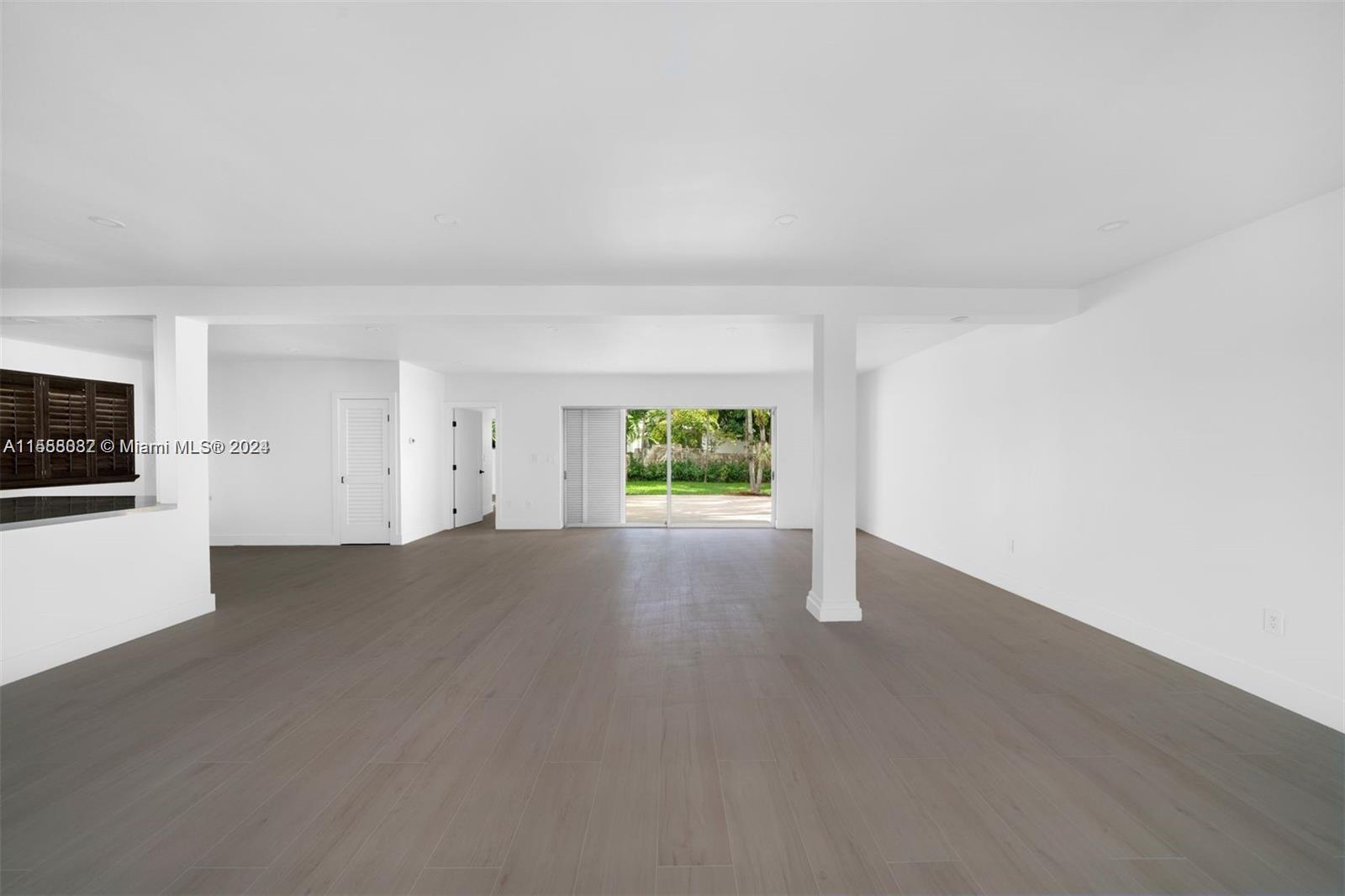 AMD PLAT OF SUNSET LAKE S - Residential Lease