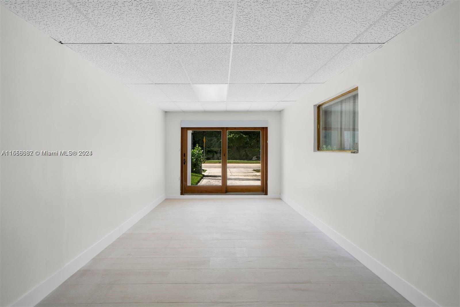 AMD PLAT OF SUNSET LAKE S - Residential Lease