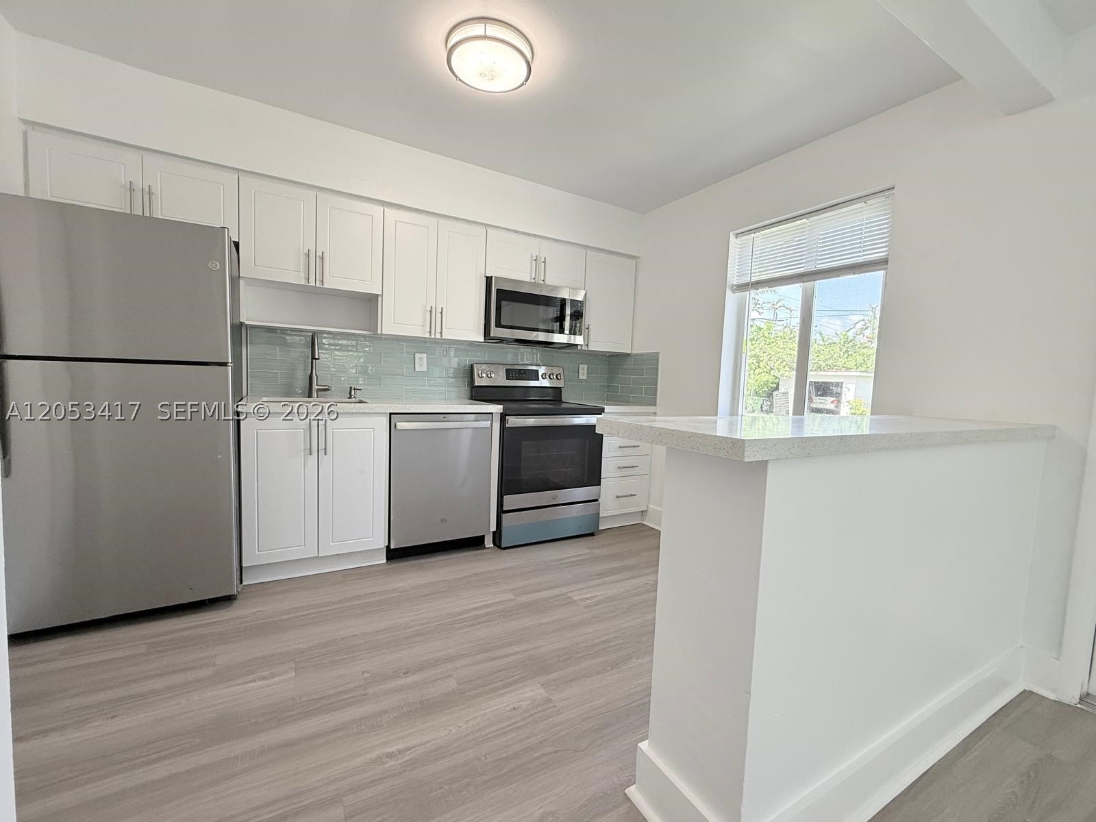 HALLANDALE GARDEN PARK - Residential Lease