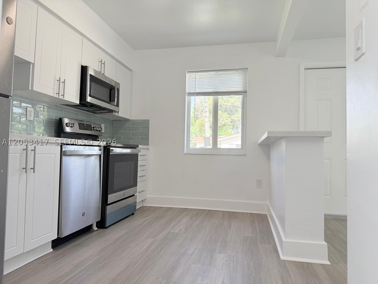 HALLANDALE GARDEN PARK - Residential Lease