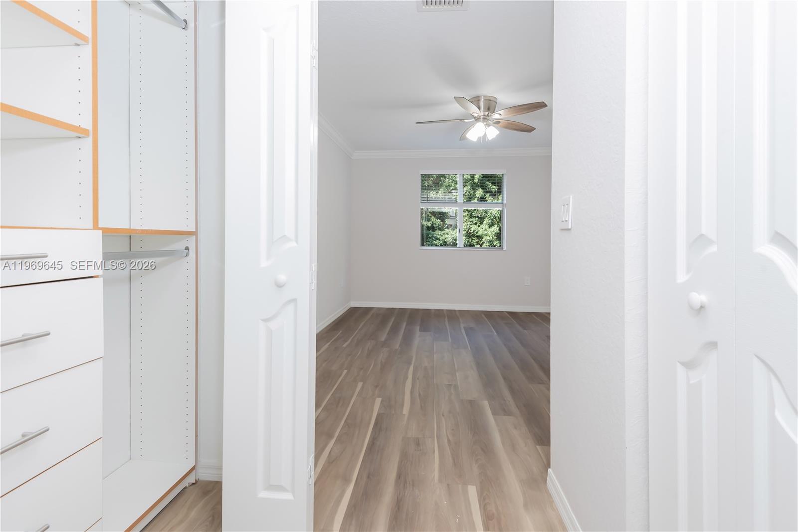 IBIS VILLAS AT DORAL COND - Residential