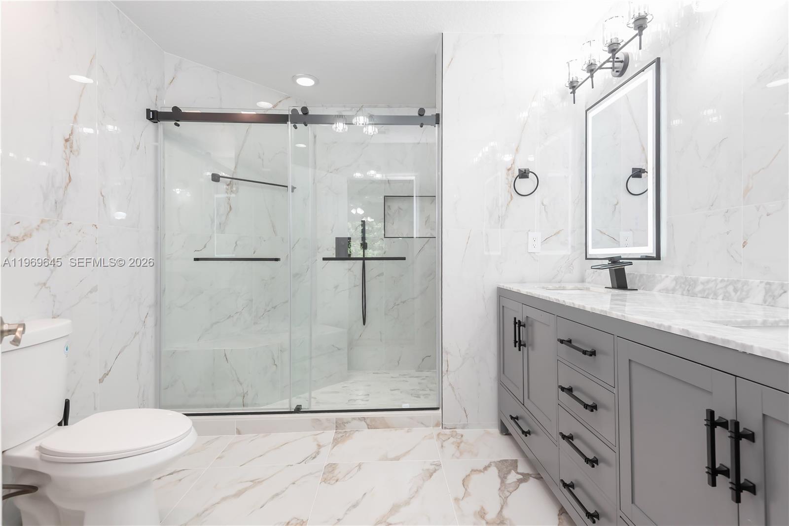 IBIS VILLAS AT DORAL COND - Residential