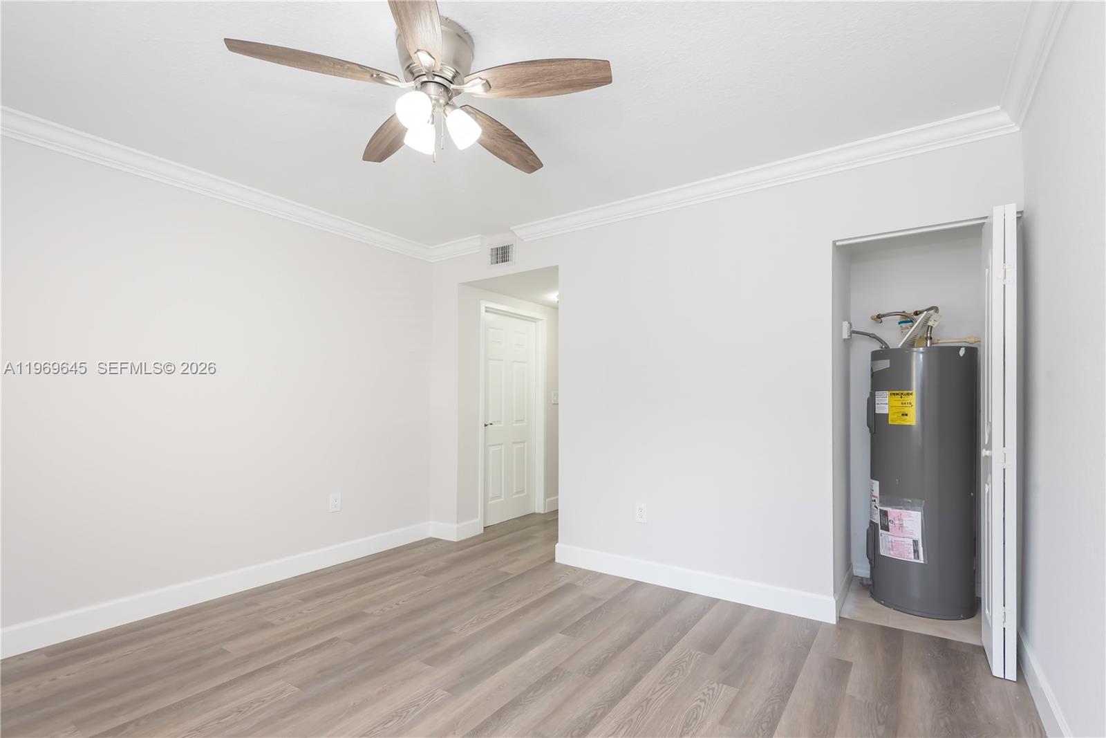IBIS VILLAS AT DORAL COND - Residential