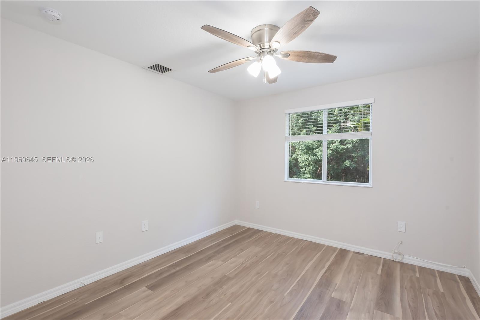 IBIS VILLAS AT DORAL COND - Residential