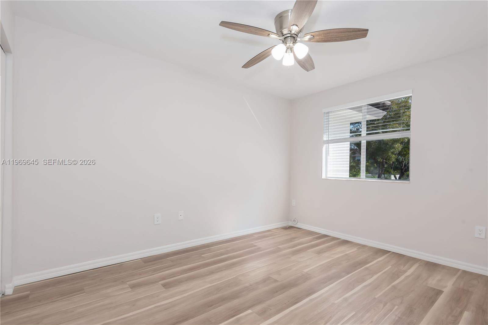 IBIS VILLAS AT DORAL COND - Residential