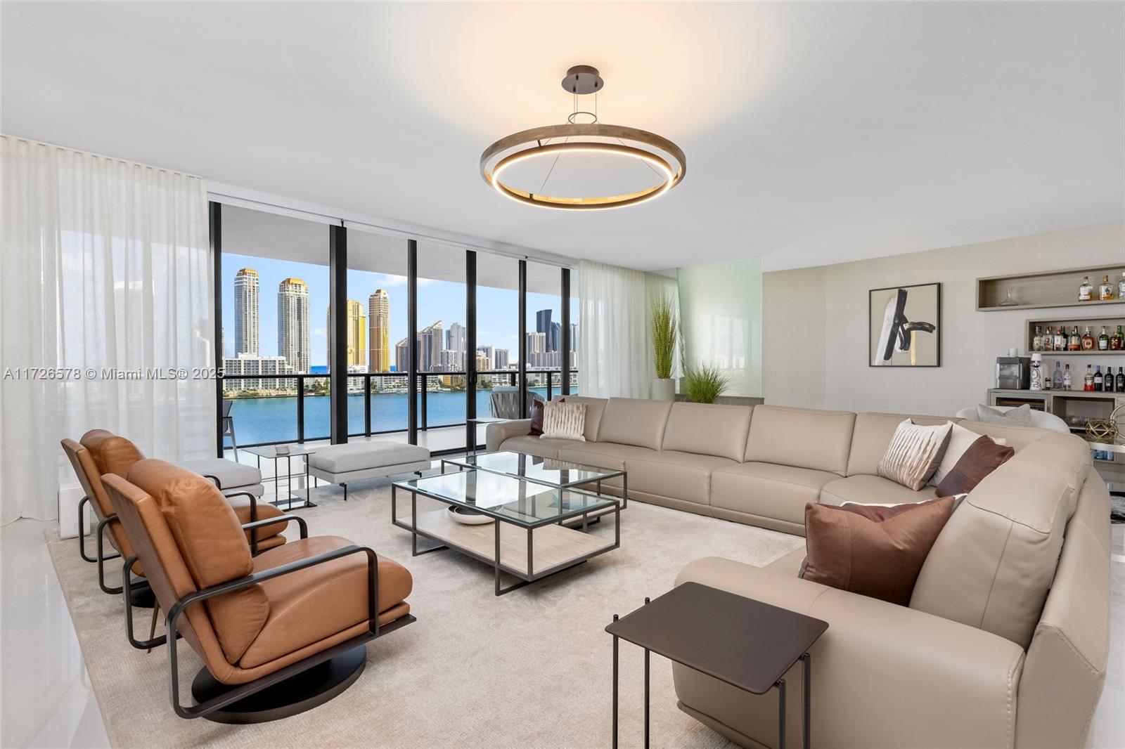 PRIVE CONDO - Residential
