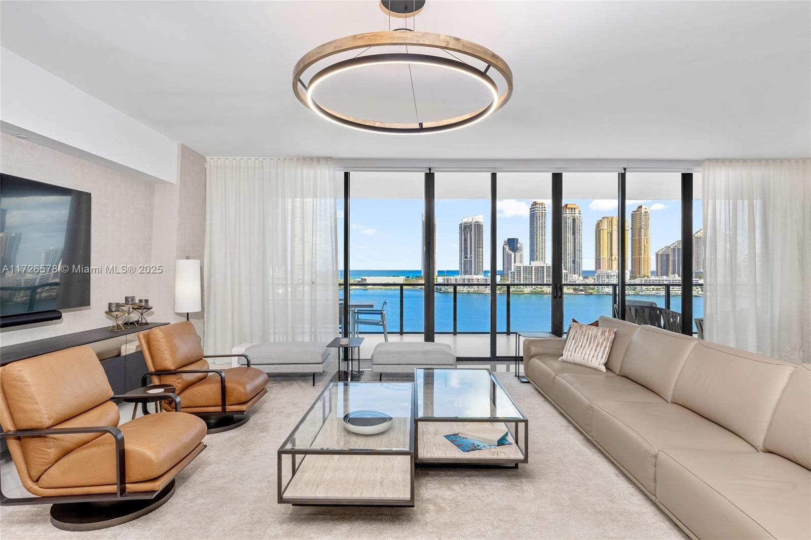 PRIVE CONDO - Residential