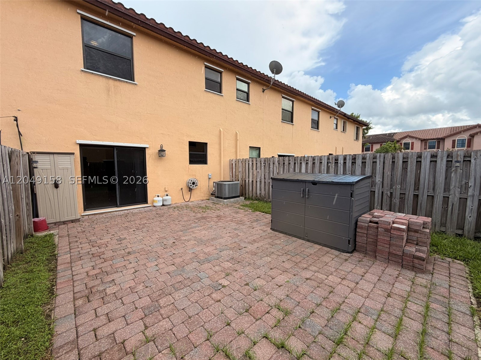 BAYWINDS OF GALAPAGOS - Residential