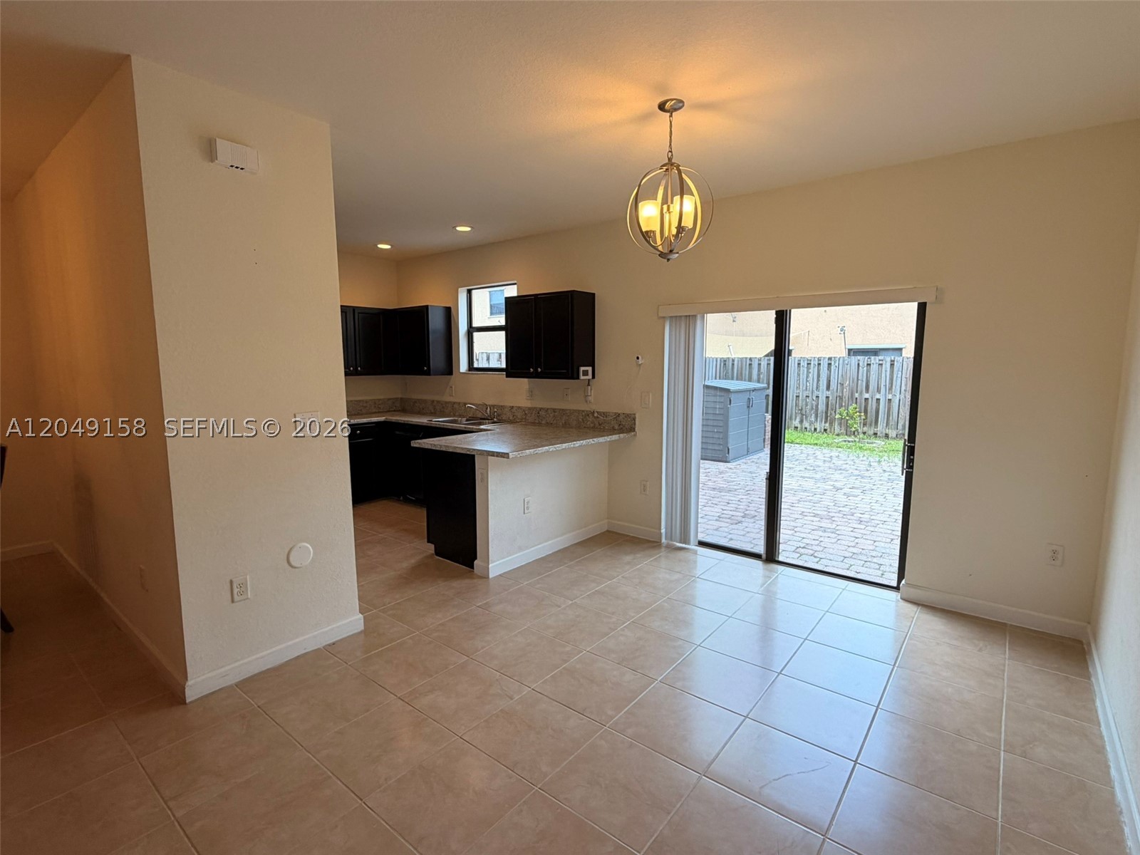 BAYWINDS OF GALAPAGOS - Residential