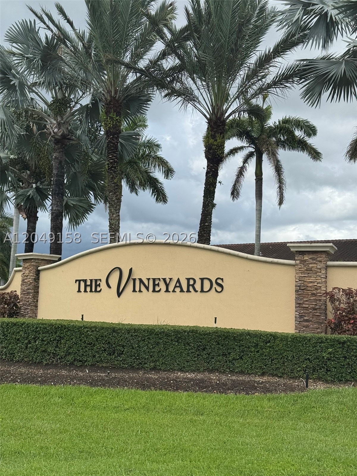 BAYWINDS OF GALAPAGOS - Residential
