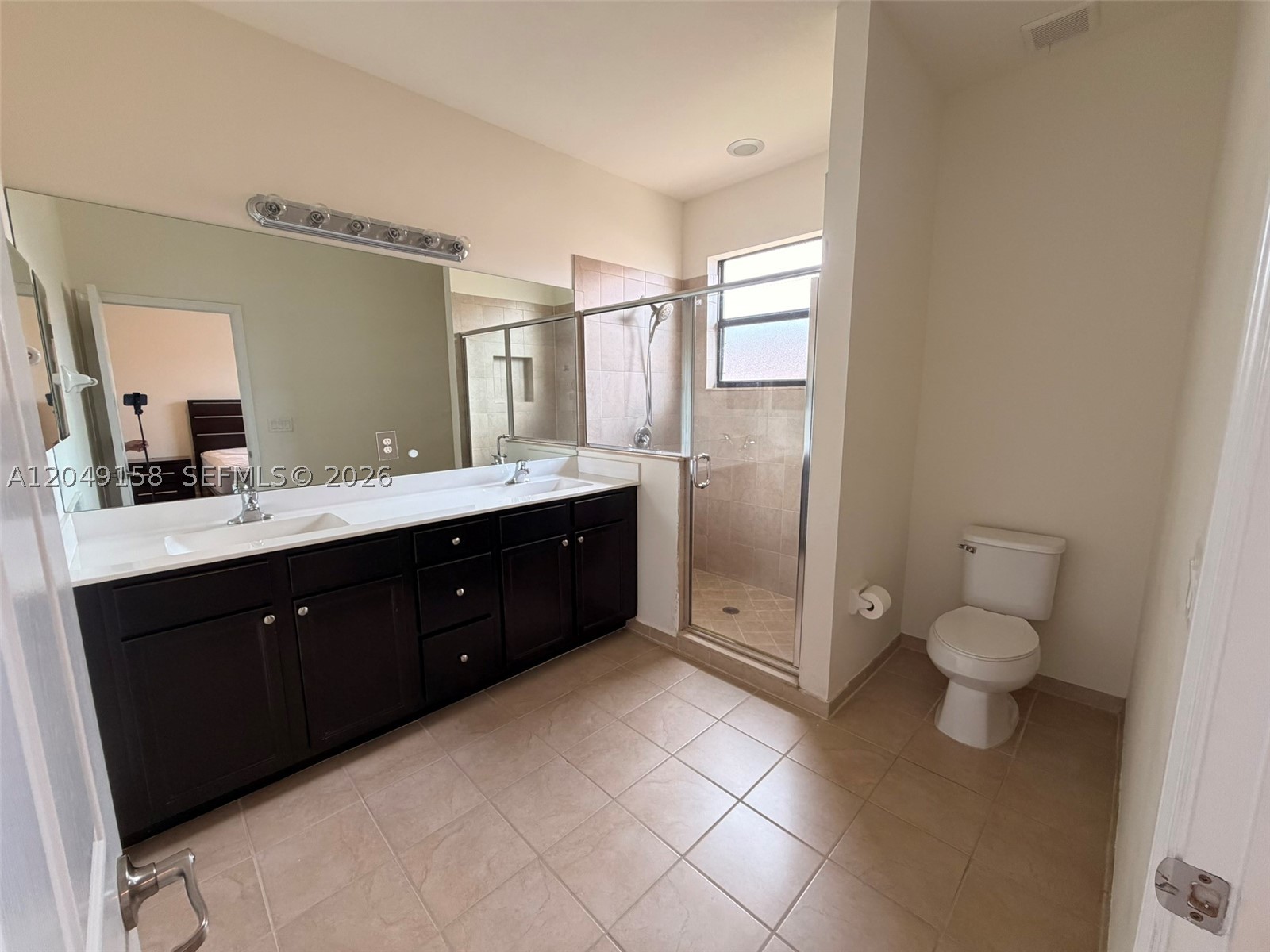 BAYWINDS OF GALAPAGOS - Residential