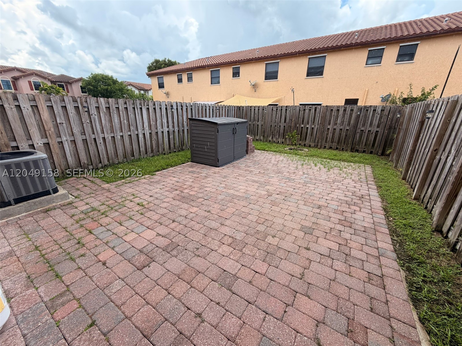 BAYWINDS OF GALAPAGOS - Residential