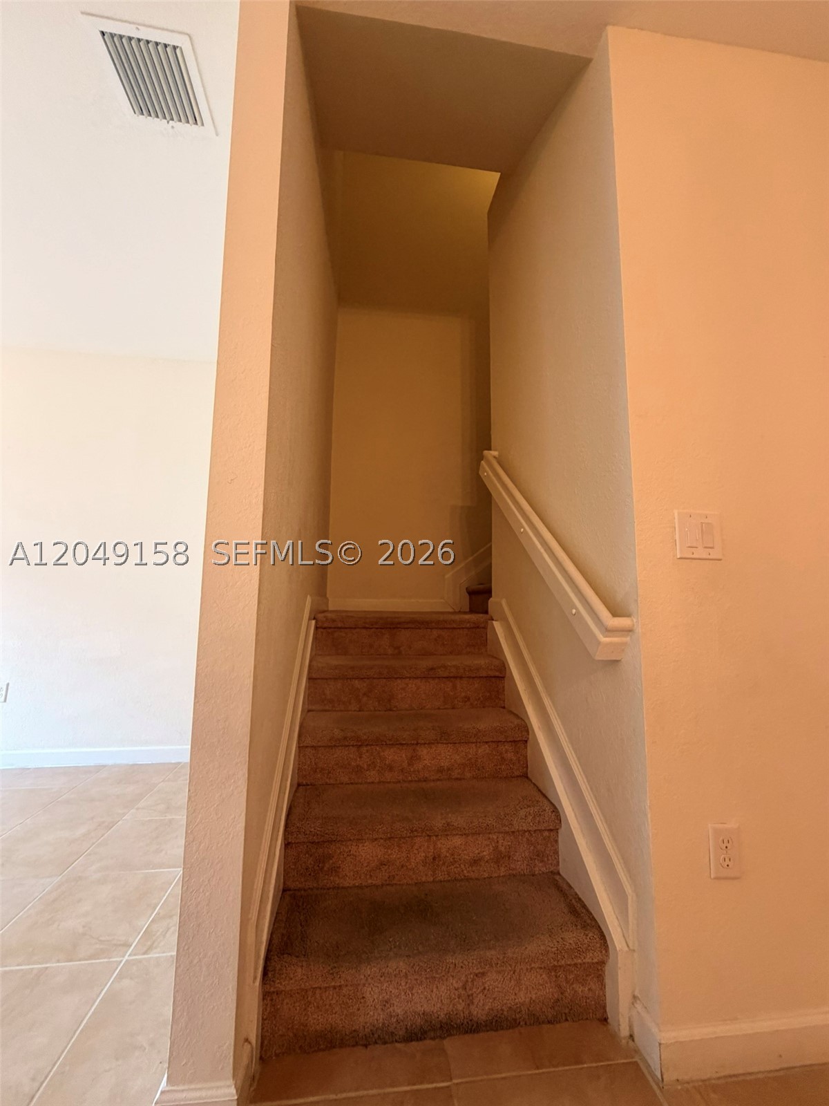 BAYWINDS OF GALAPAGOS - Residential