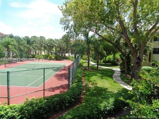 HOLLYWOOD PARC CONDOMINIU - Residential Lease