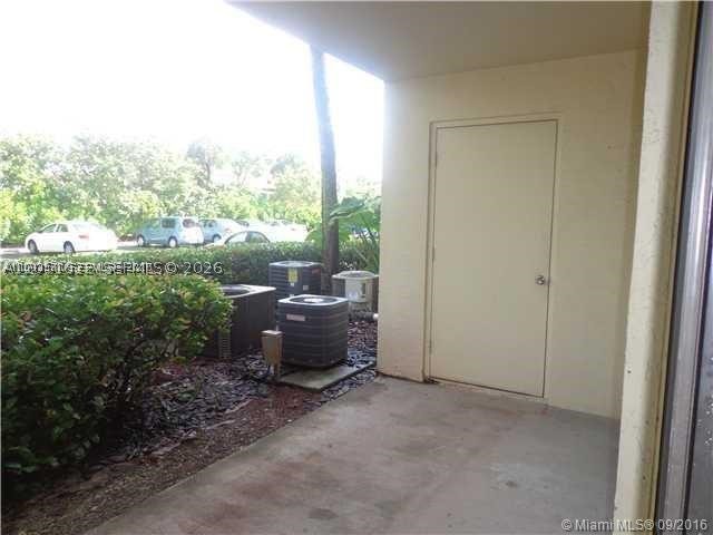 HOLLYWOOD PARC CONDOMINIU - Residential Lease