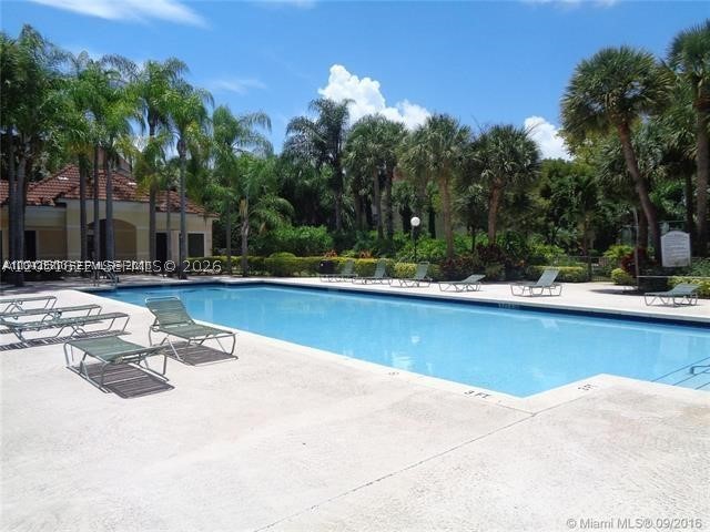 HOLLYWOOD PARC CONDOMINIU - Residential Lease