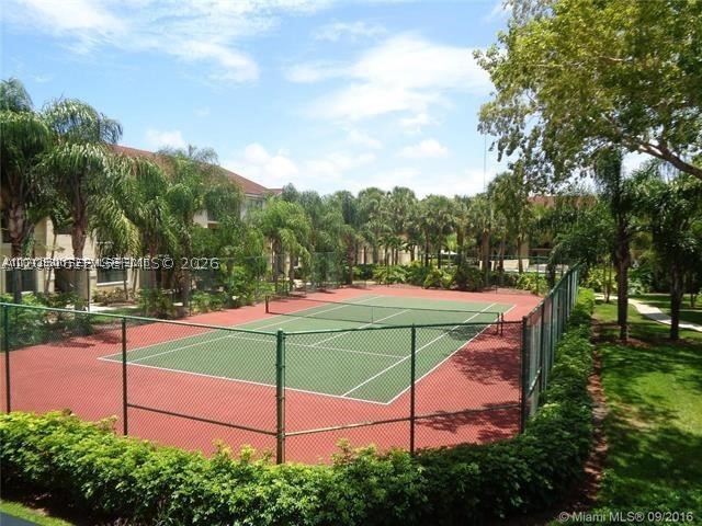 HOLLYWOOD PARC CONDOMINIU - Residential Lease