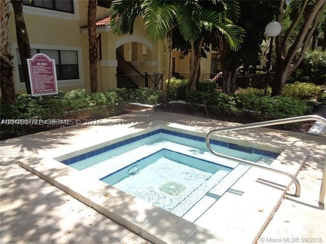 HOLLYWOOD PARC CONDOMINIU - Residential Lease