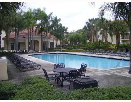 HOLLYWOOD PARC CONDOMINIU - Residential Lease