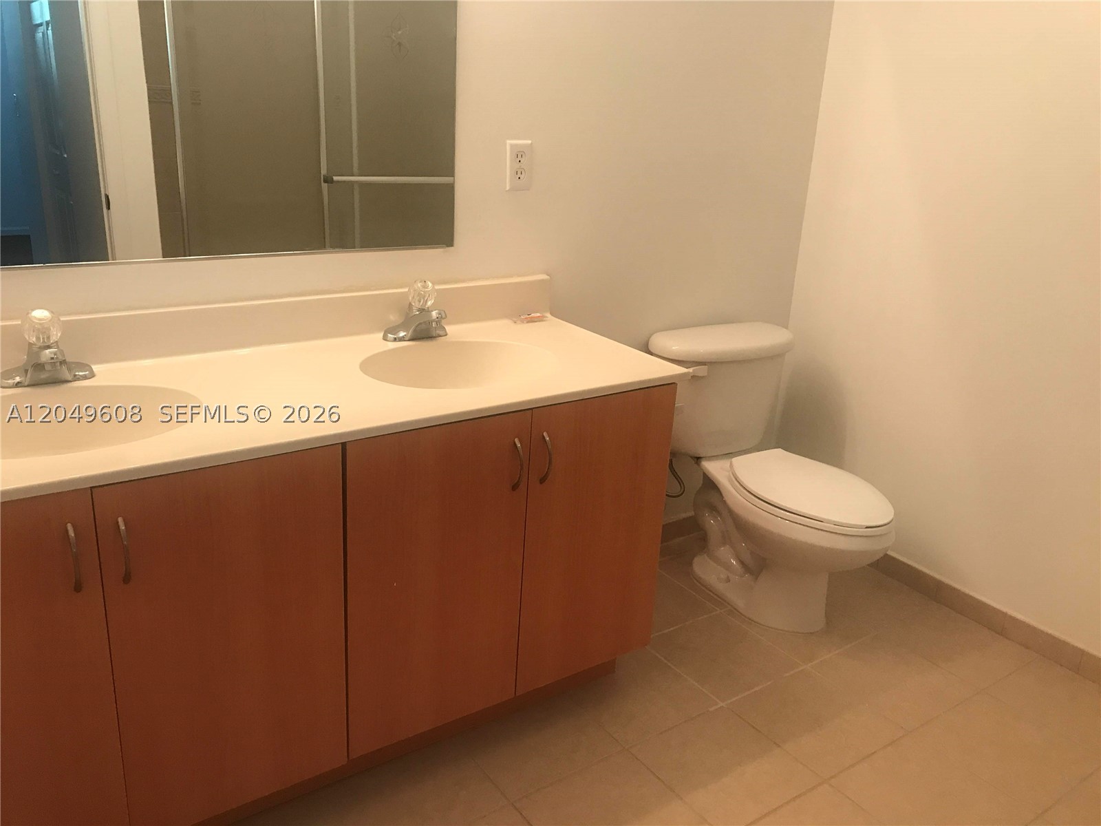 OAKLAND LAKES - Residential Lease