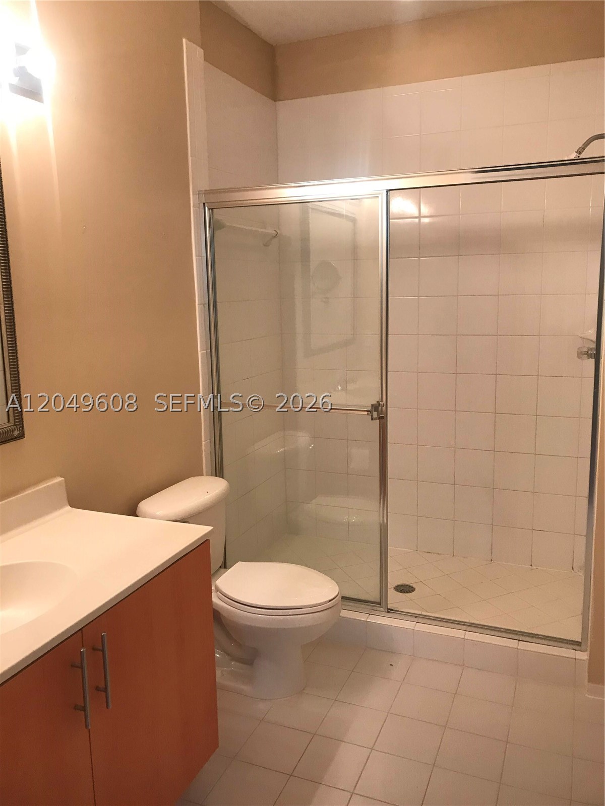 OAKLAND LAKES - Residential Lease