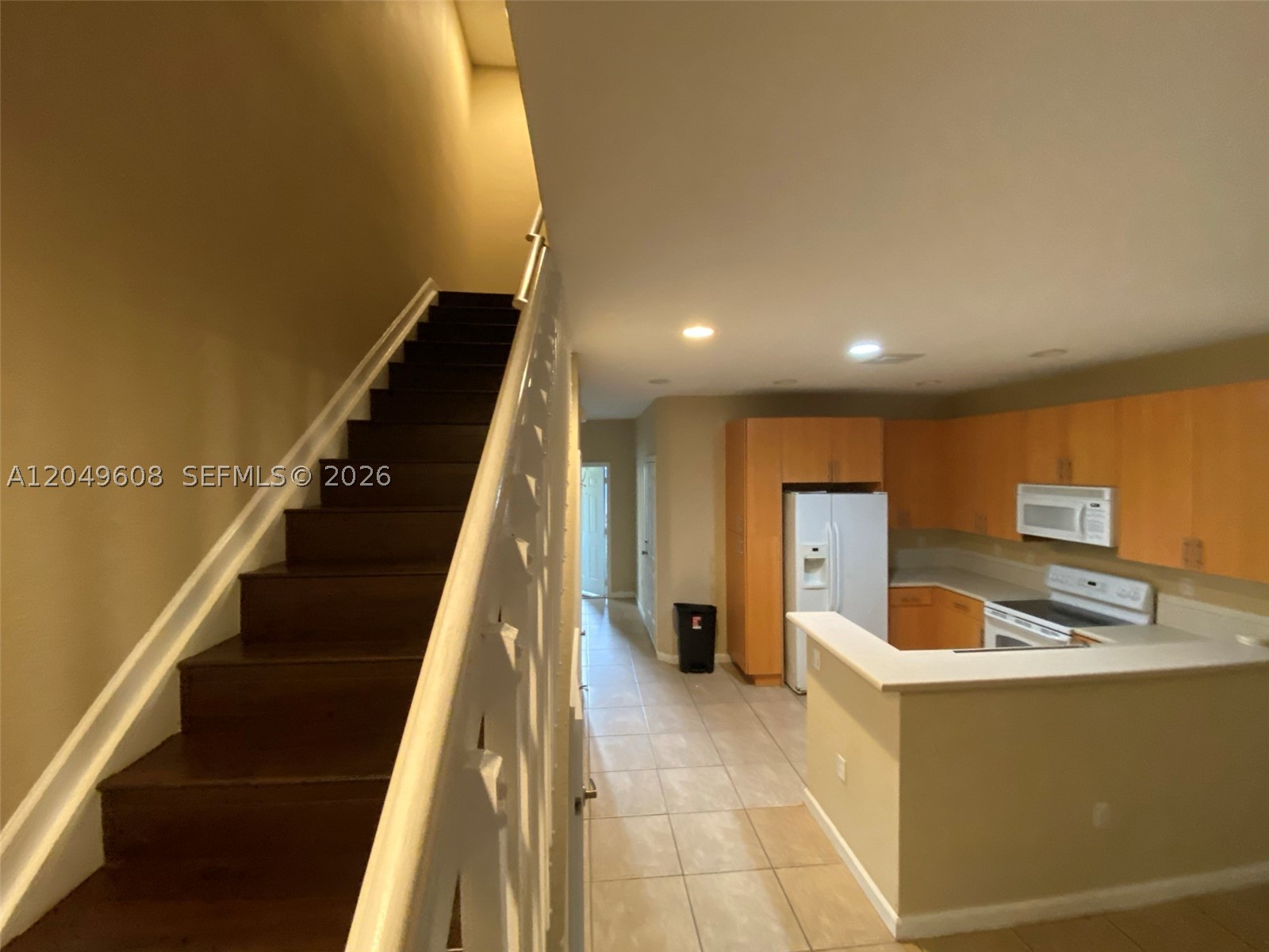 OAKLAND LAKES - Residential Lease