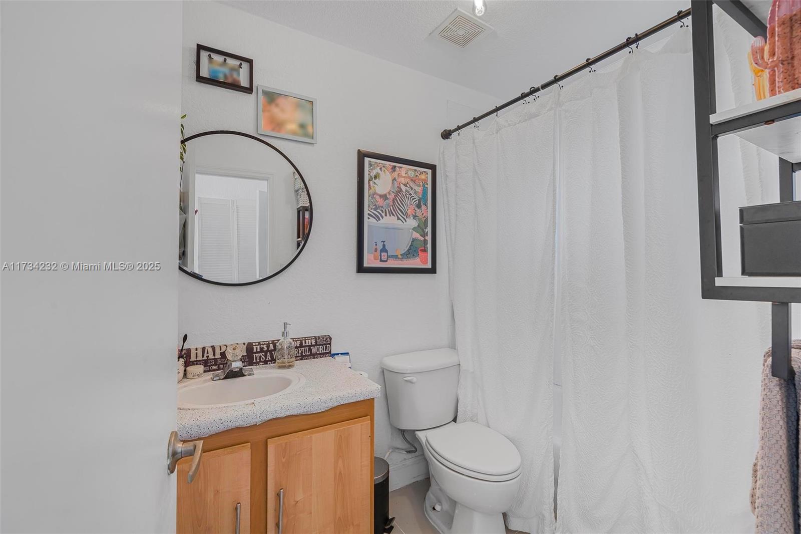 AQUA VISTA TOWNHOMES COND - Residential