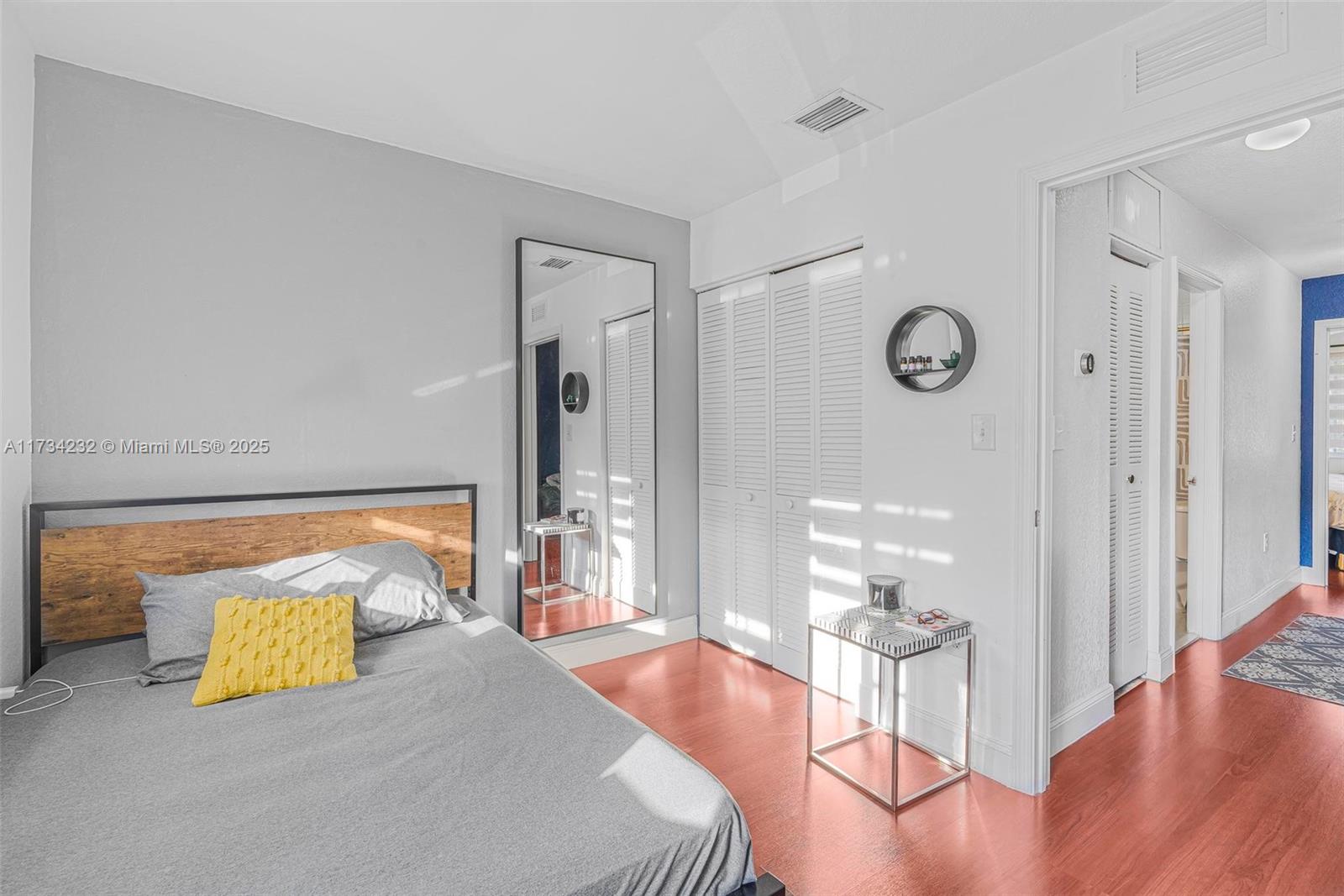 AQUA VISTA TOWNHOMES COND - Residential