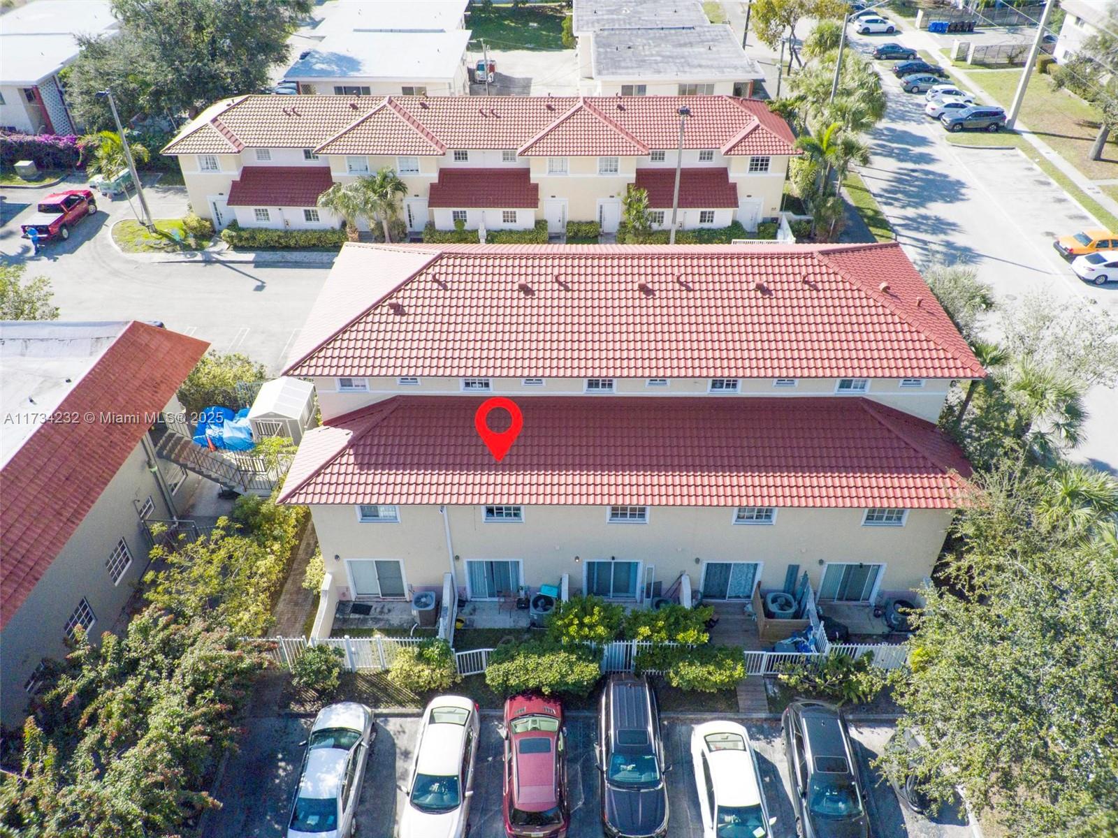 AQUA VISTA TOWNHOMES COND - Residential