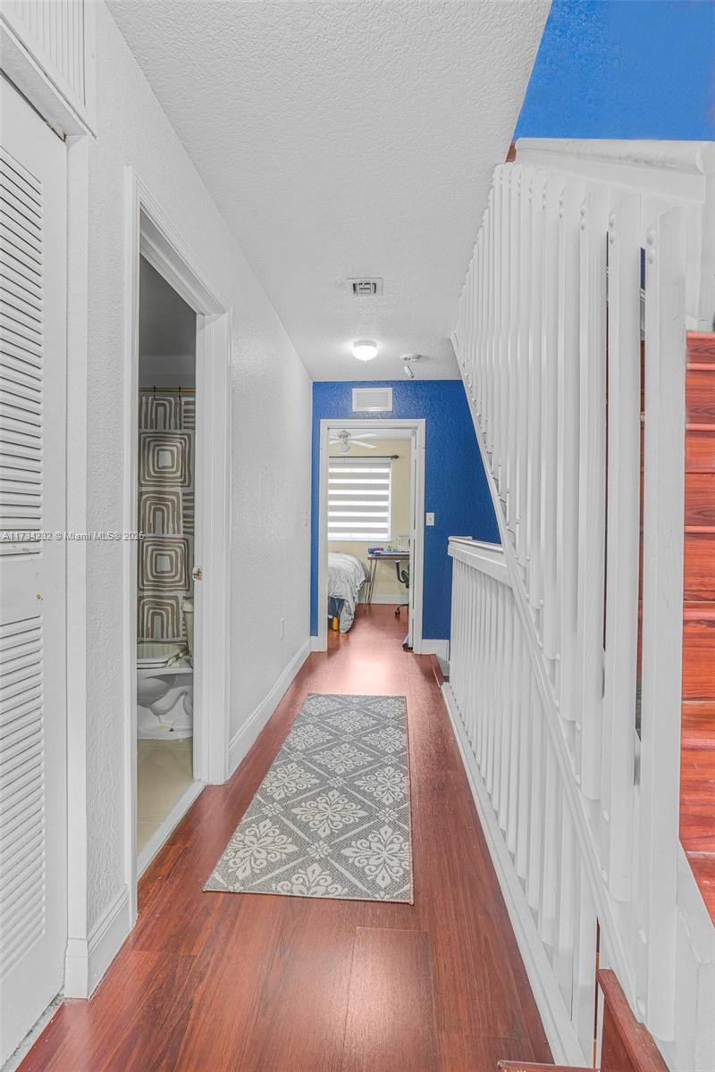 AQUA VISTA TOWNHOMES COND - Residential