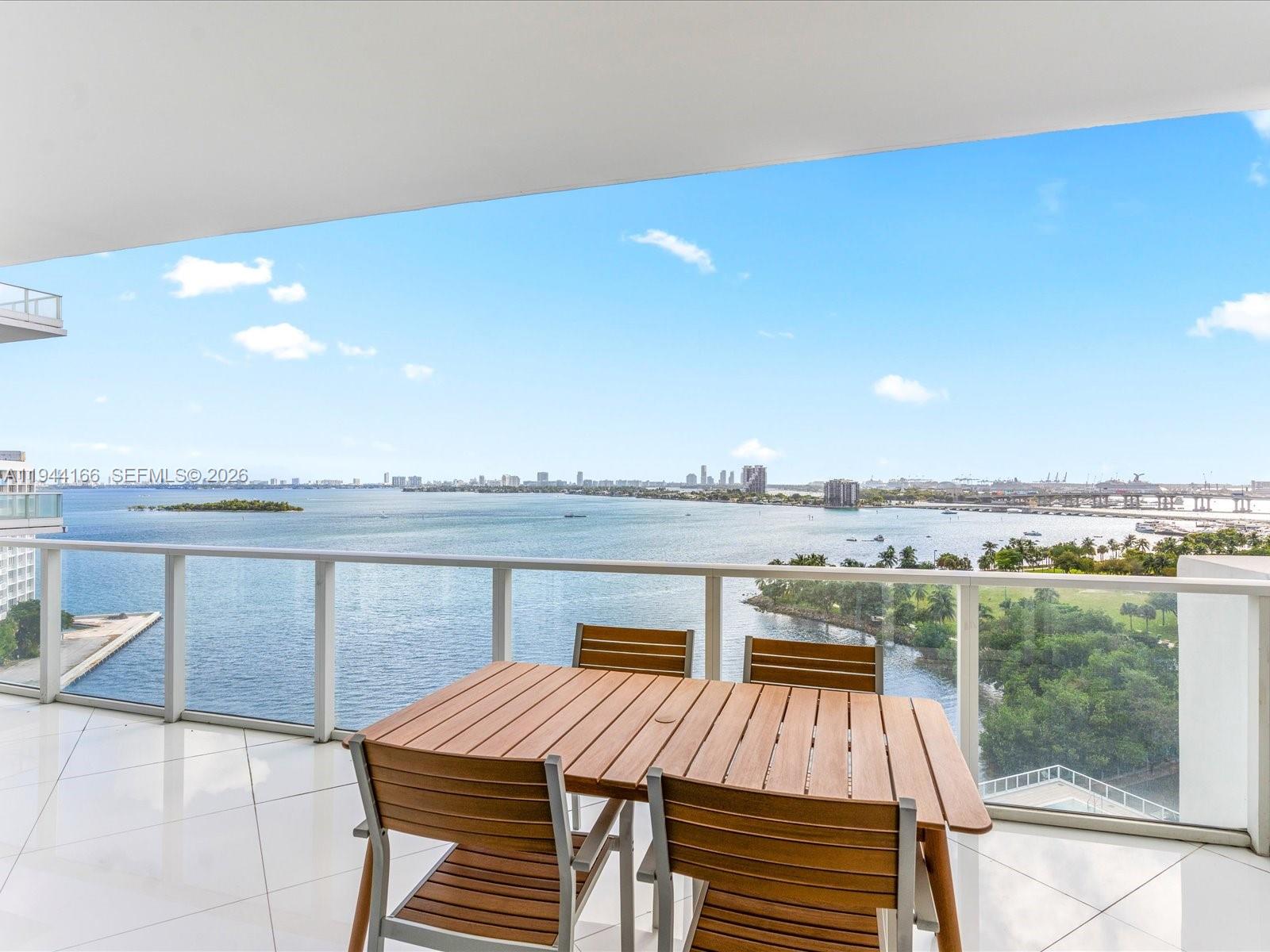 PARAMOUNT BAY CONDO - Residential