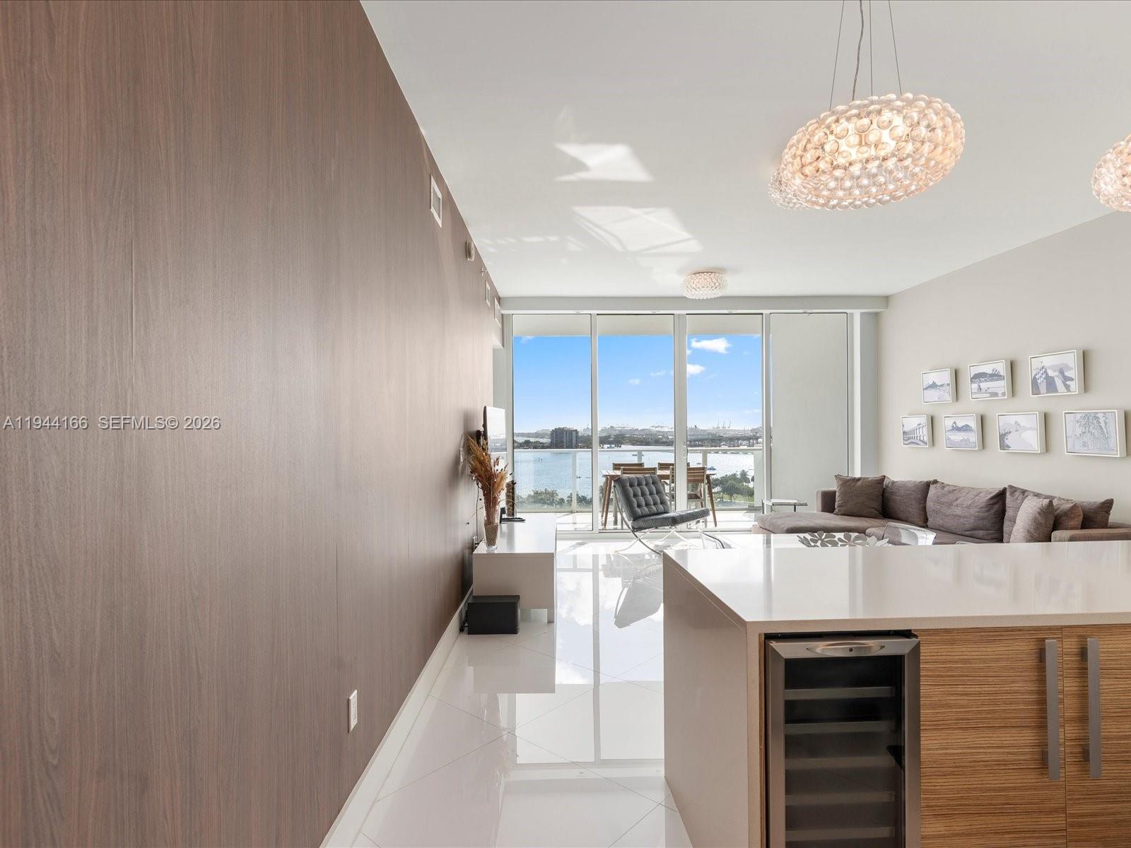 PARAMOUNT BAY CONDO - Residential