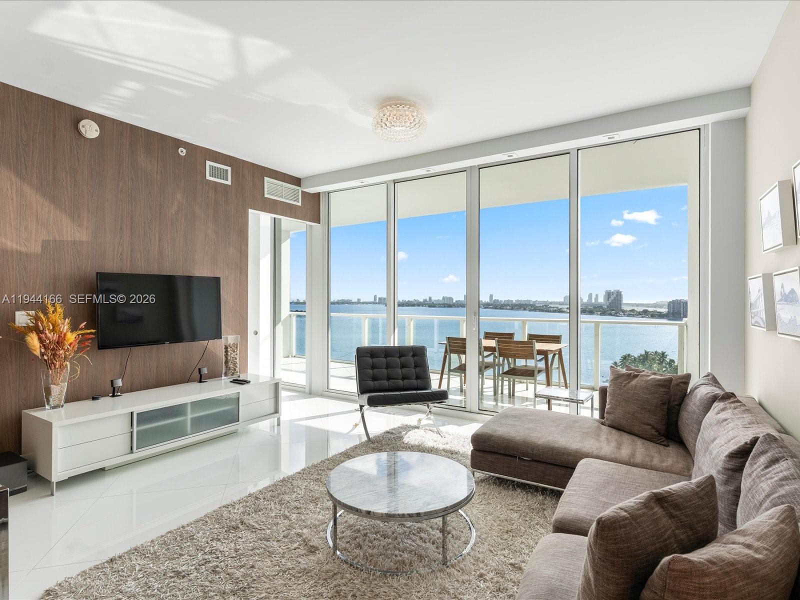 PARAMOUNT BAY CONDO - Residential