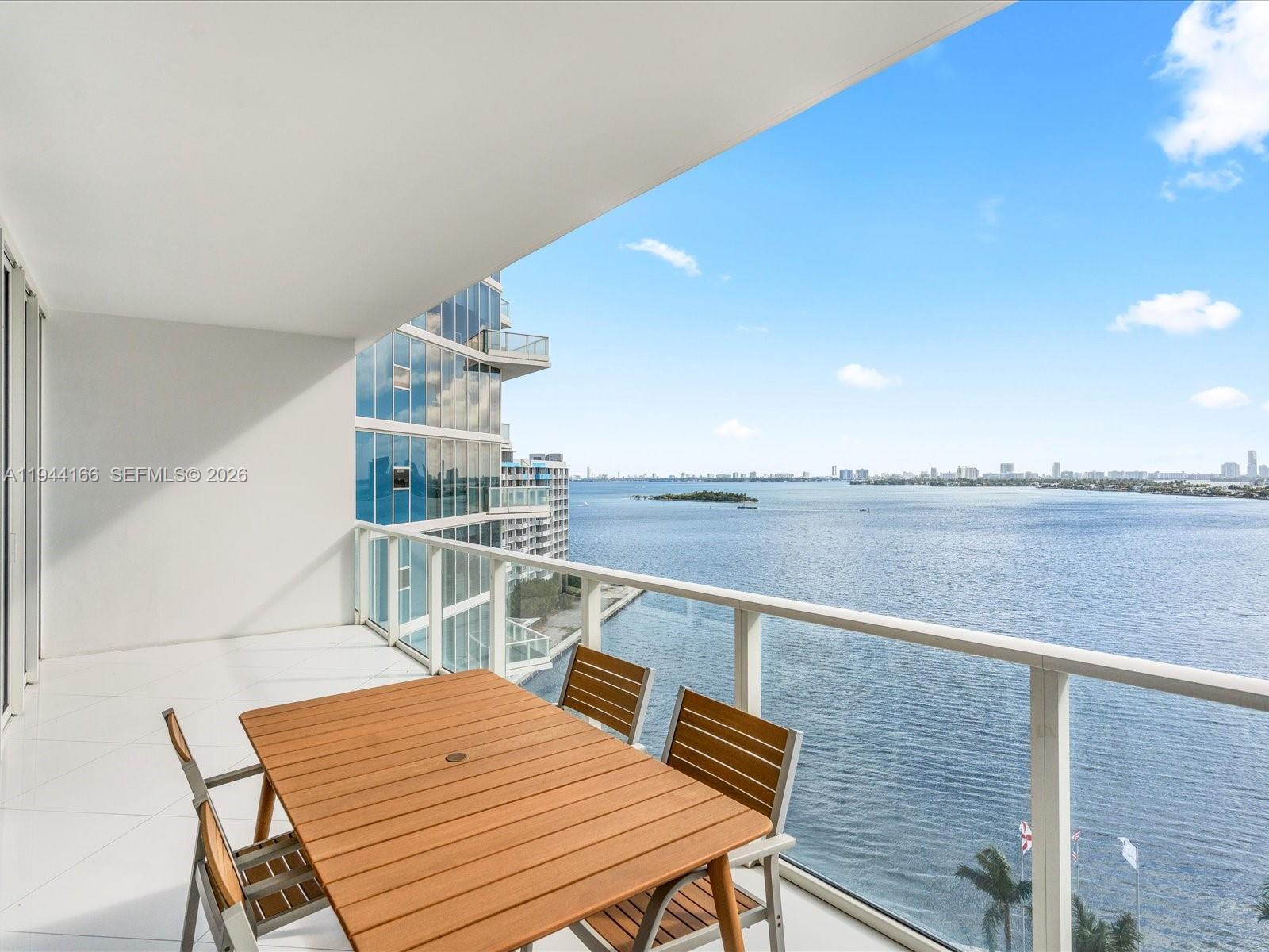 PARAMOUNT BAY CONDO - Residential