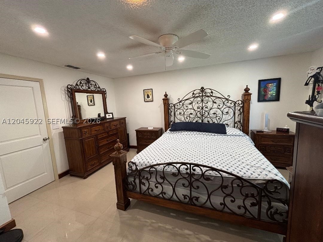 CAMBRIDGE ESTATES - Residential Lease