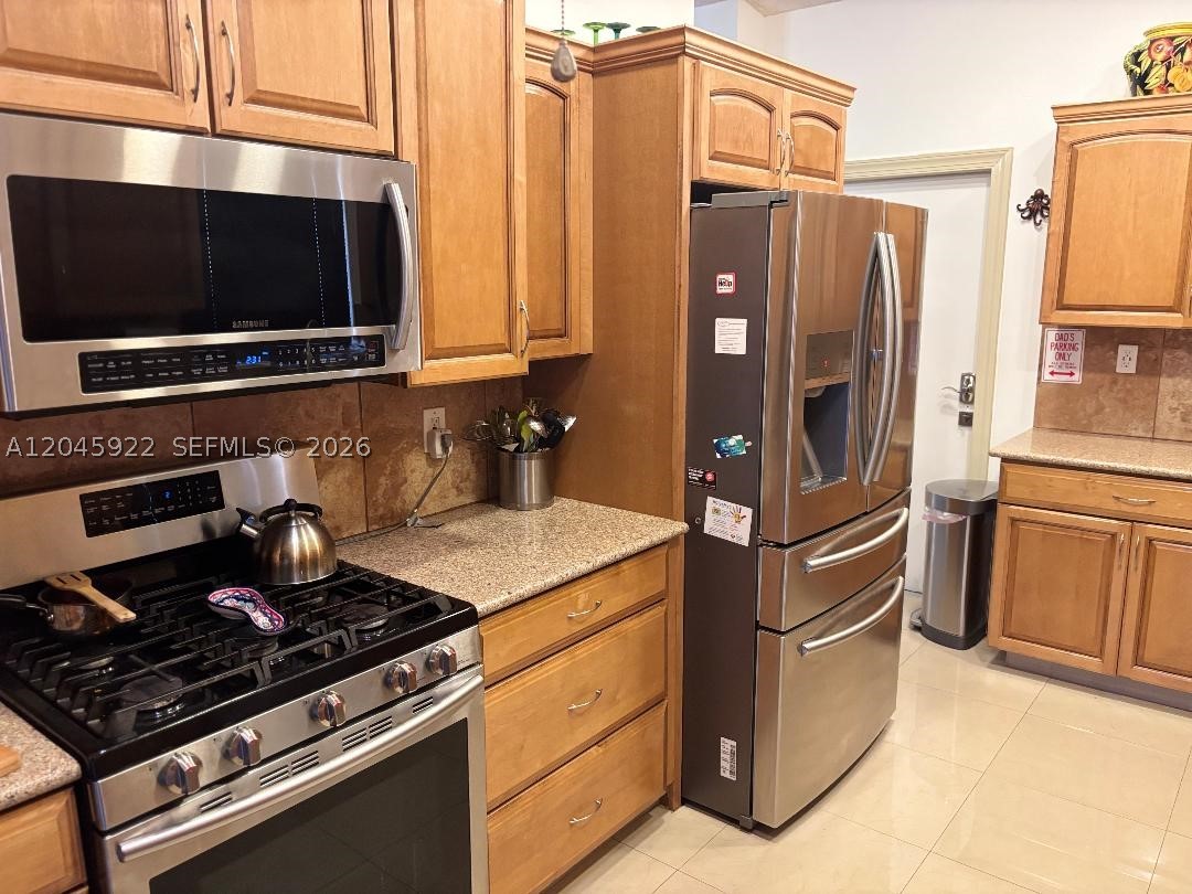 CAMBRIDGE ESTATES - Residential Lease