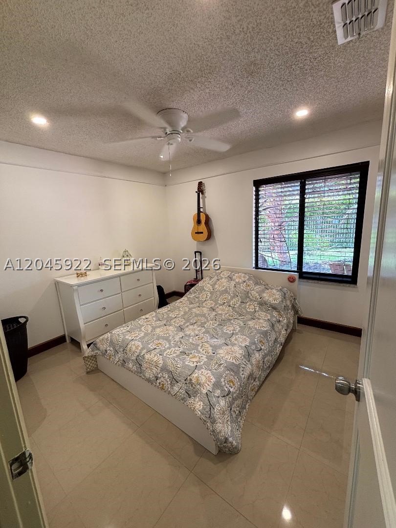 CAMBRIDGE ESTATES - Residential Lease