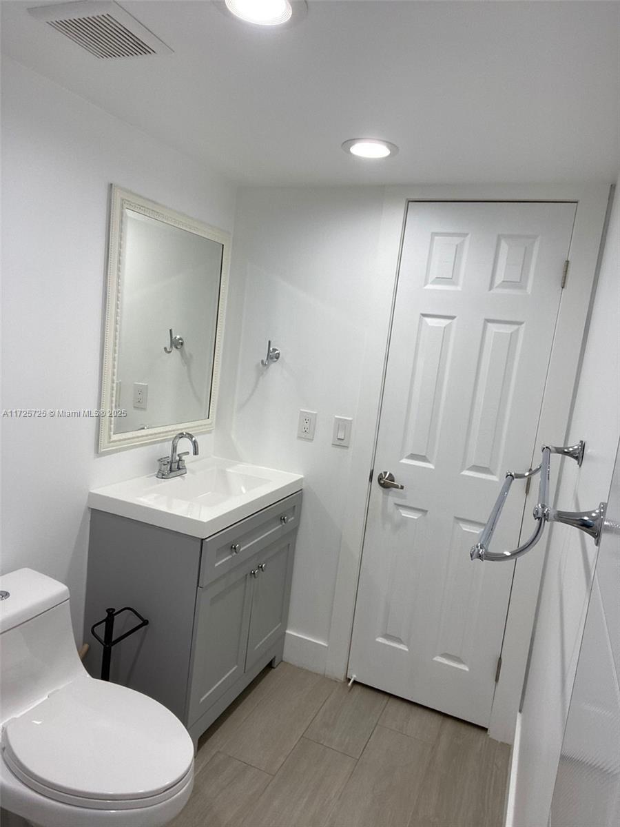 SUNSET VILLAS NO 3 CONDO - Residential Lease