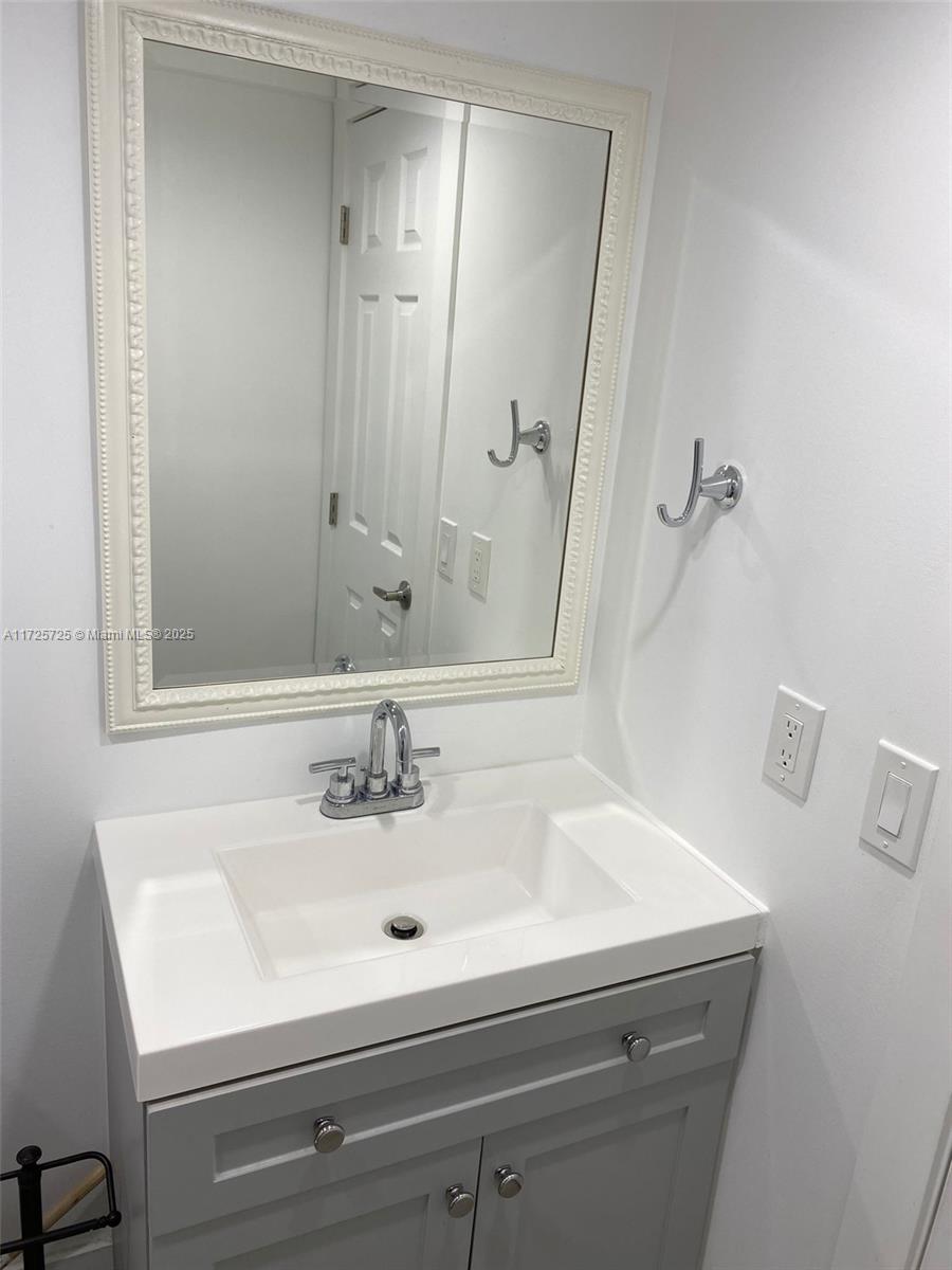 SUNSET VILLAS NO 3 CONDO - Residential Lease