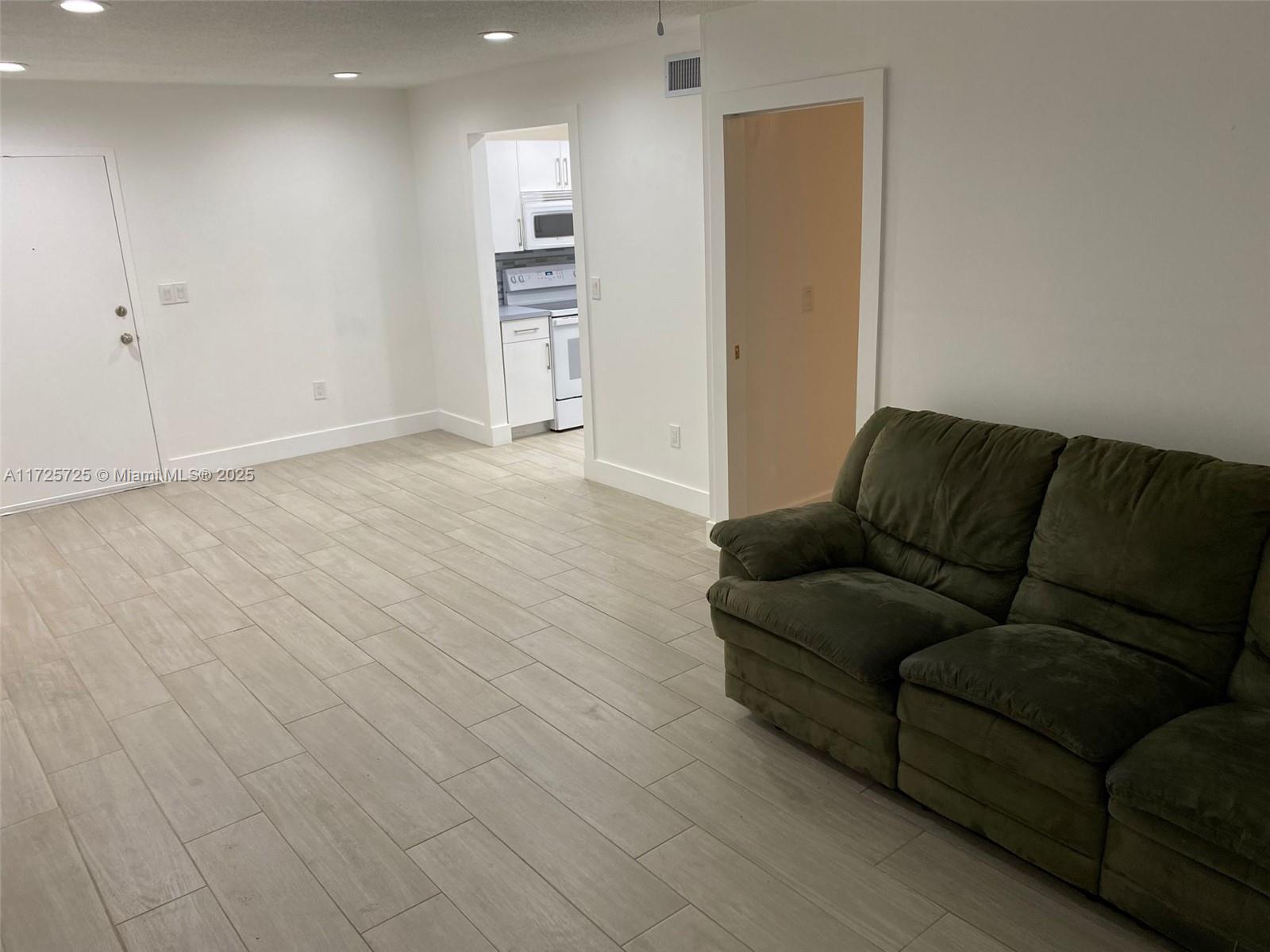 SUNSET VILLAS NO 3 CONDO - Residential Lease