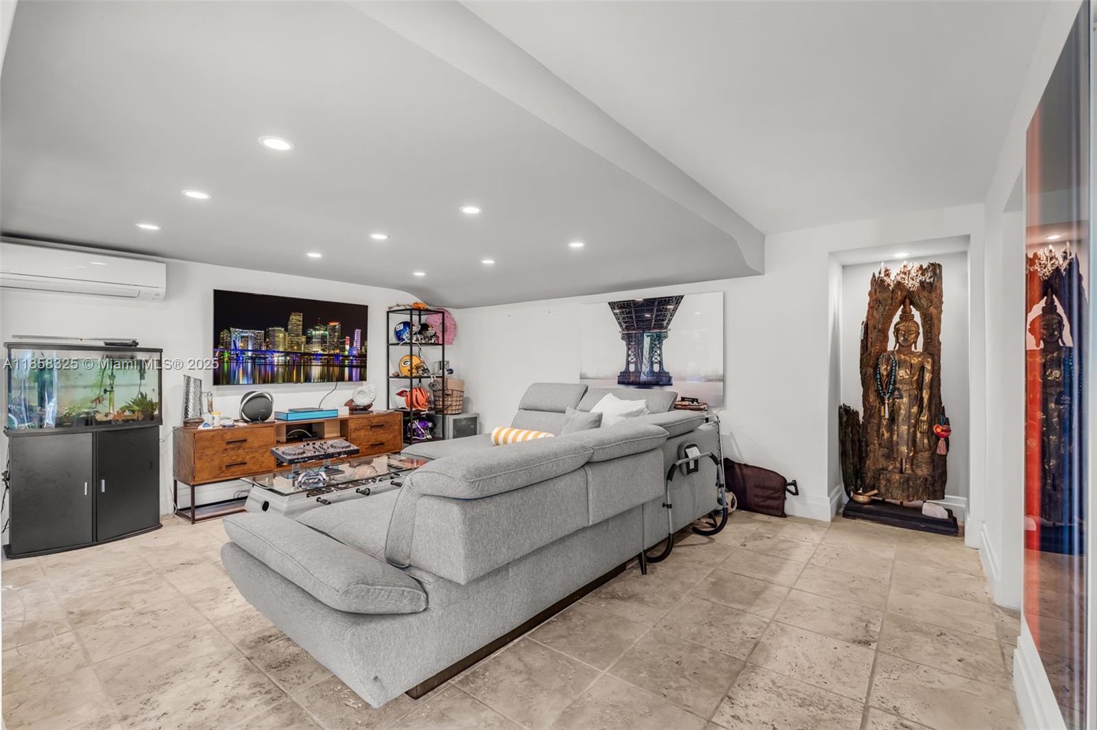 BISCAYNE KEY ESTATES - Residential