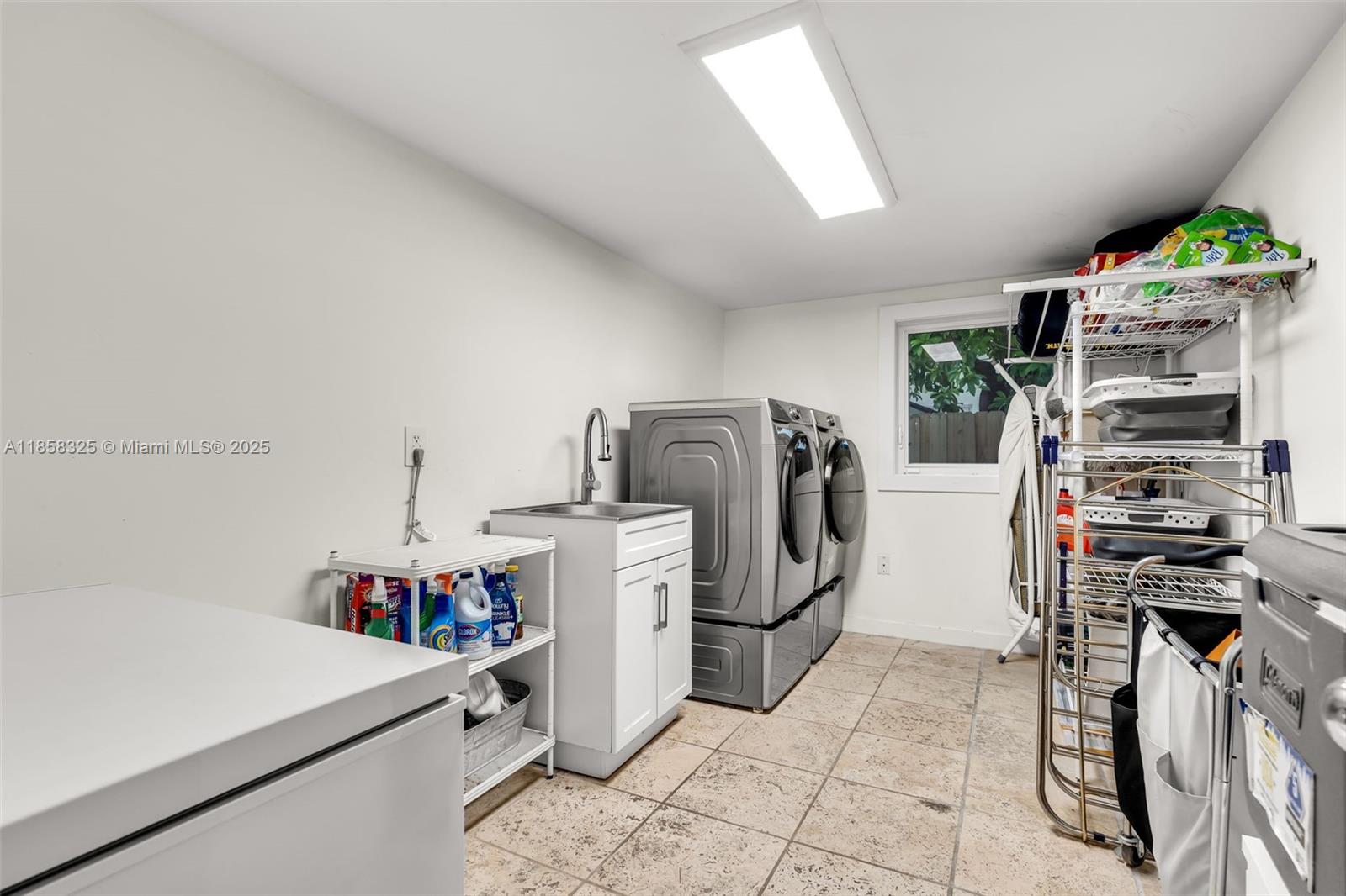 BISCAYNE KEY ESTATES - Residential