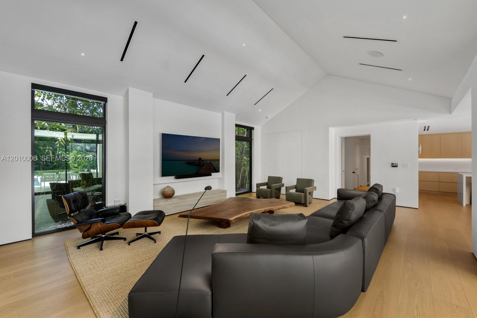 CORAL GABLES COUNTRY CLUB - Residential