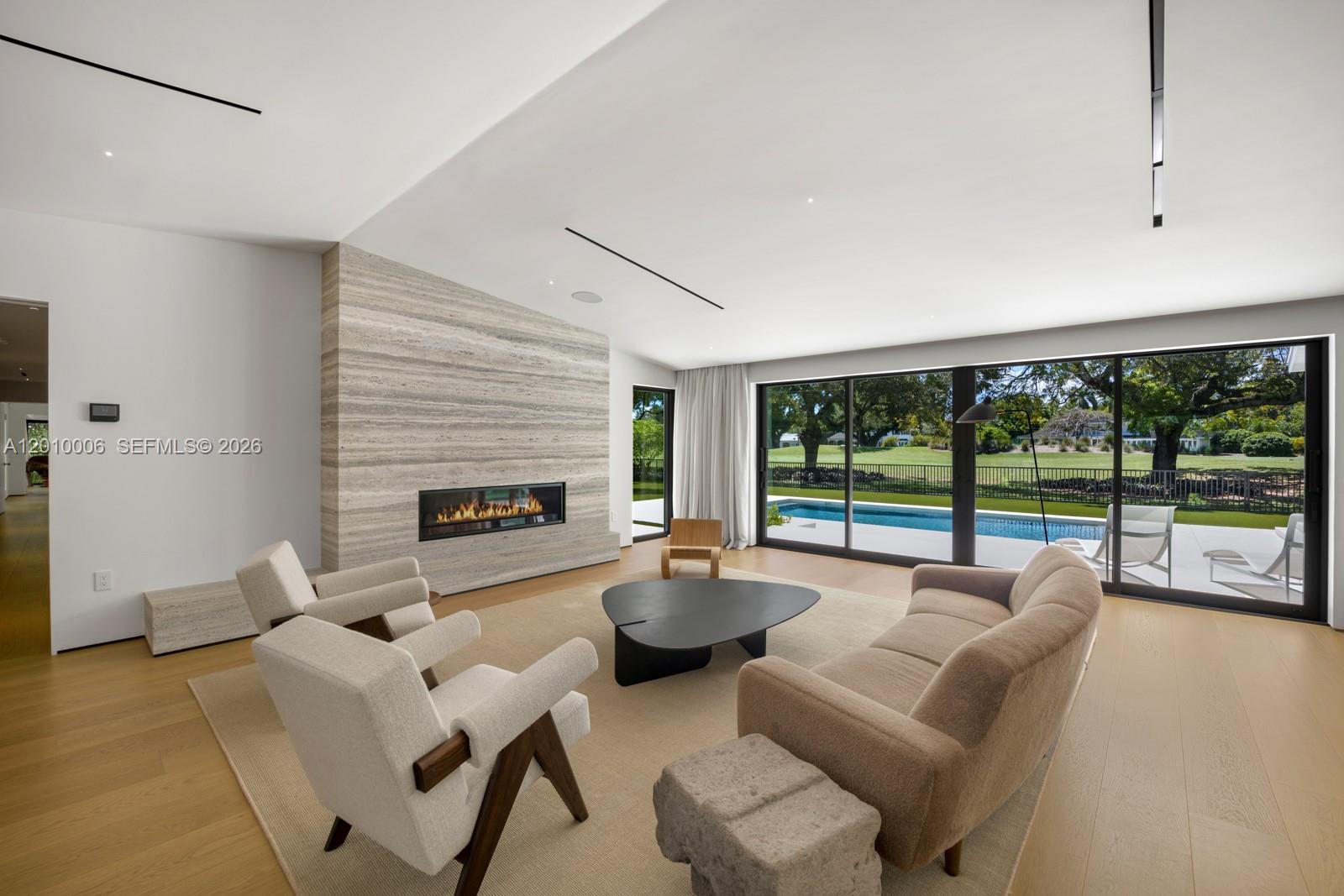CORAL GABLES COUNTRY CLUB - Residential